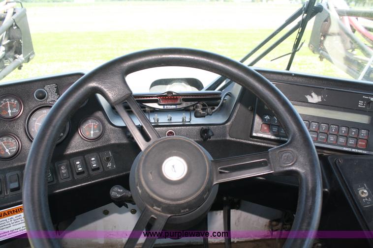 image for item A2024 2000 AGCO Spra-Coupe 4440 sprayer