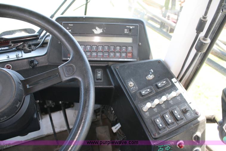 image for item A2024 2000 AGCO Spra-Coupe 4440 sprayer