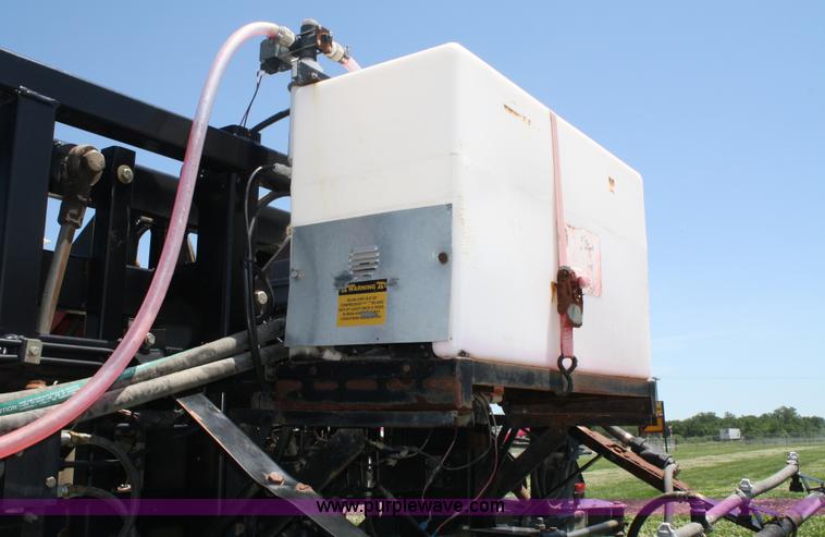 image for item A2024 2000 AGCO Spra-Coupe 4440 sprayer