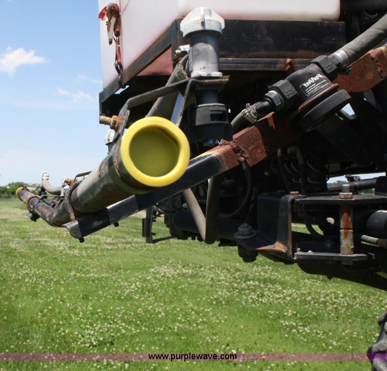 image for item A2024 2000 AGCO Spra-Coupe 4440 sprayer