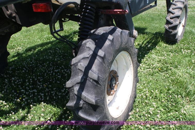 image for item A2024 2000 AGCO Spra-Coupe 4440 sprayer