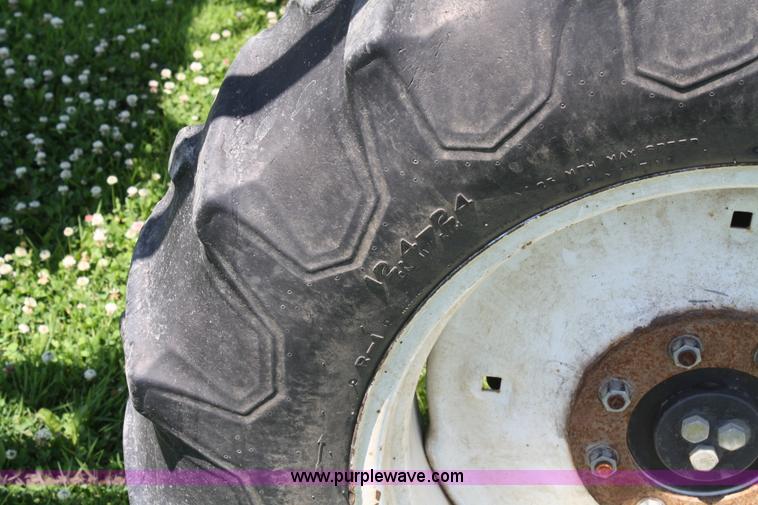 image for item A2024 2000 AGCO Spra-Coupe 4440 sprayer