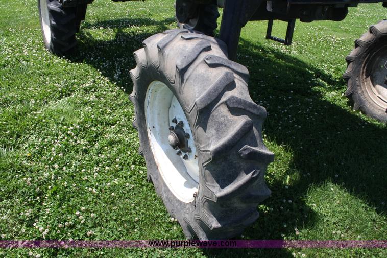 image for item A2024 2000 AGCO Spra-Coupe 4440 sprayer