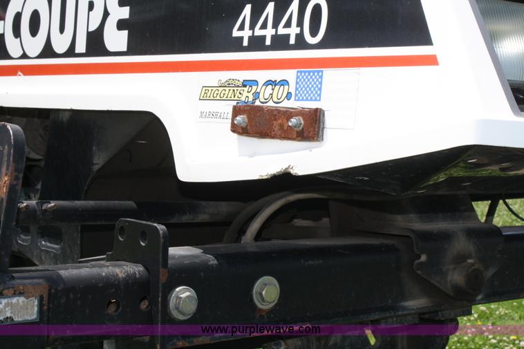 image for item A2024 2000 AGCO Spra-Coupe 4440 sprayer