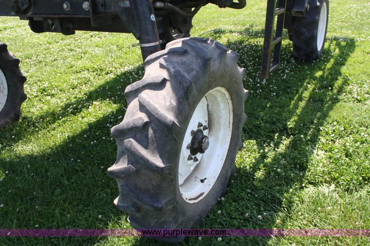 image for item A2024 2000 AGCO Spra-Coupe 4440 sprayer