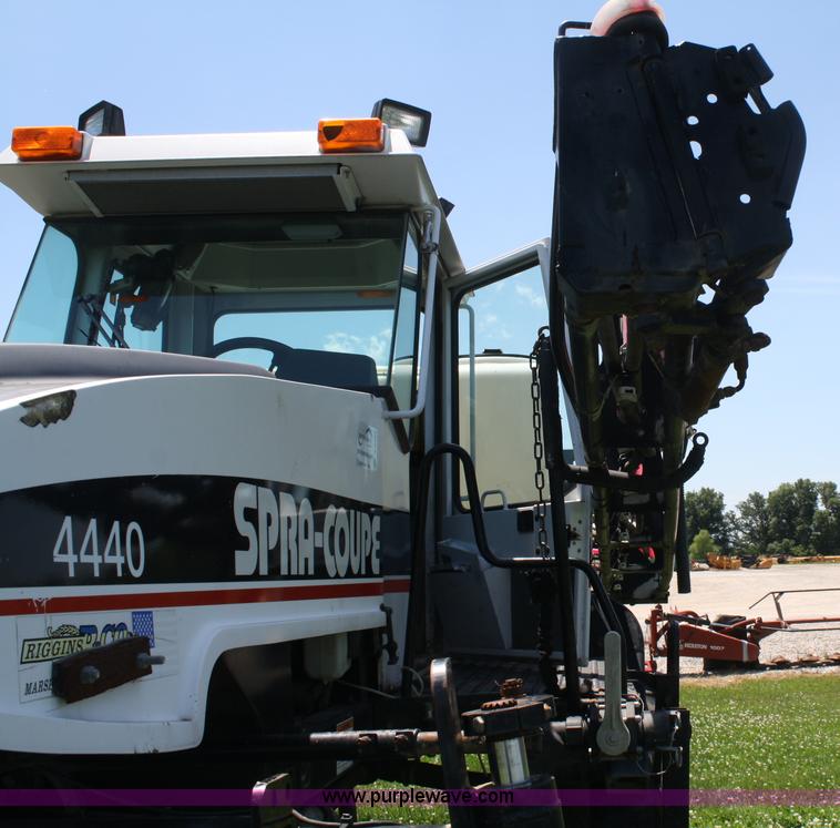 image for item A2024 2000 AGCO Spra-Coupe 4440 sprayer