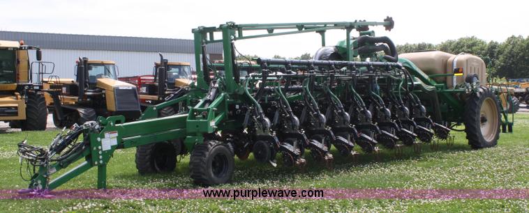 image for item A2028 Great Plains Yield-Pro 1625A planter