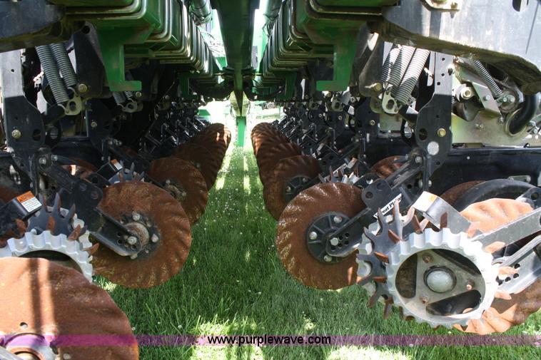 image for item A2028 Great Plains Yield-Pro 1625A planter