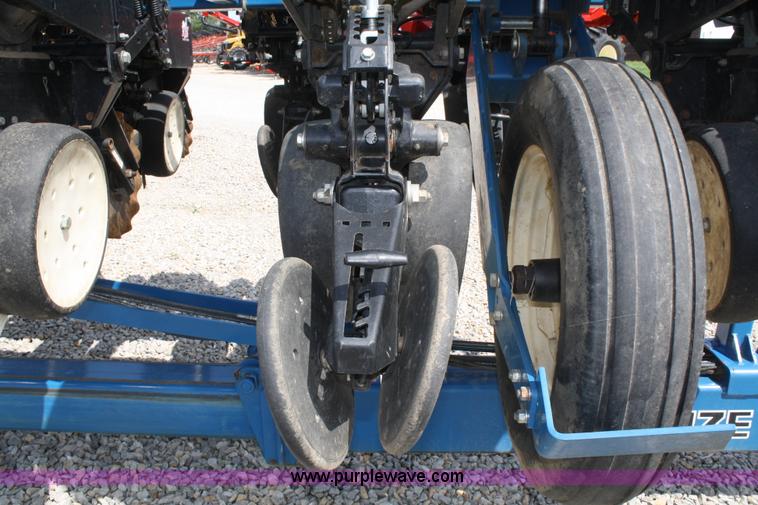 image for item A2040 Kinze 3600 Twin-Line 16/31 row planter