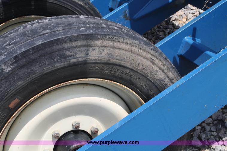 image for item A2040 Kinze 3600 Twin-Line 16/31 row planter