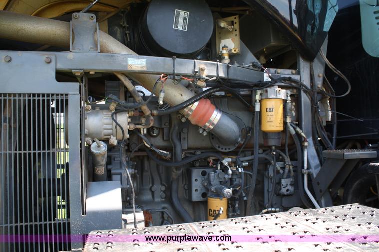 image for item A2043 2003 Caterpillar Challenger MT855 tractor