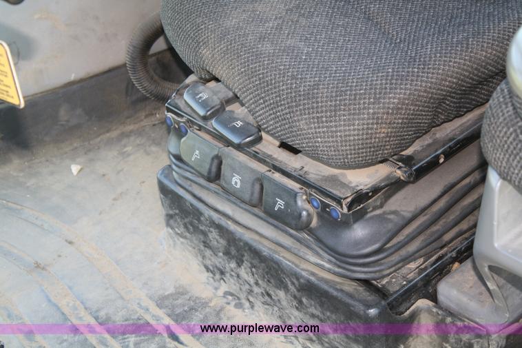 image for item A2043 2003 Caterpillar Challenger MT855 tractor