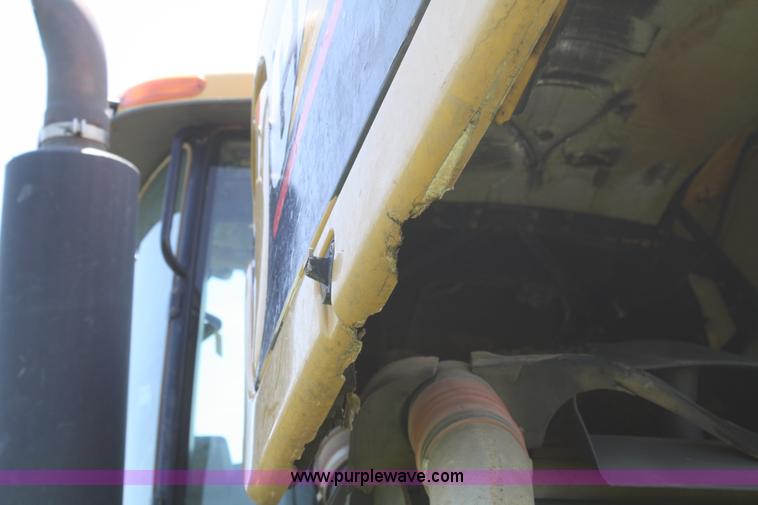 image for item A2043 2003 Caterpillar Challenger MT855 tractor