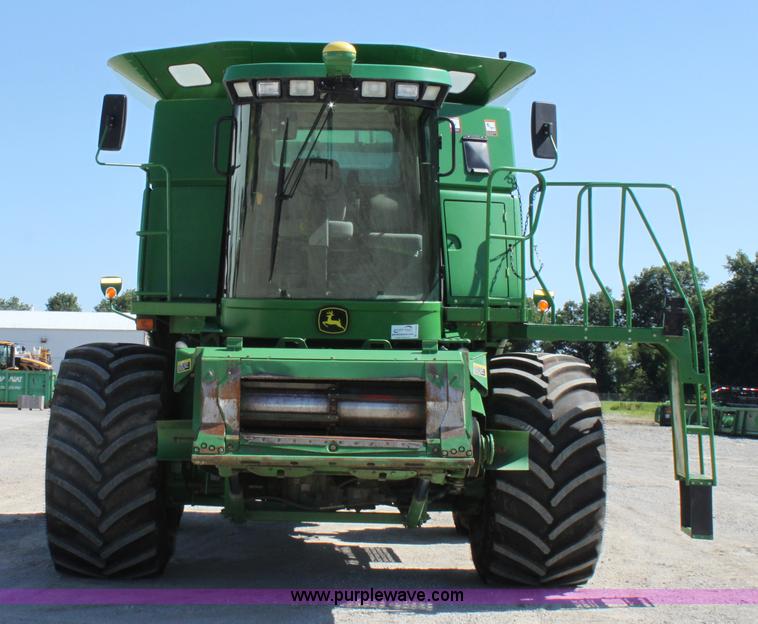 image for item A2066 2005 John Deere 9760 STS RWA combine