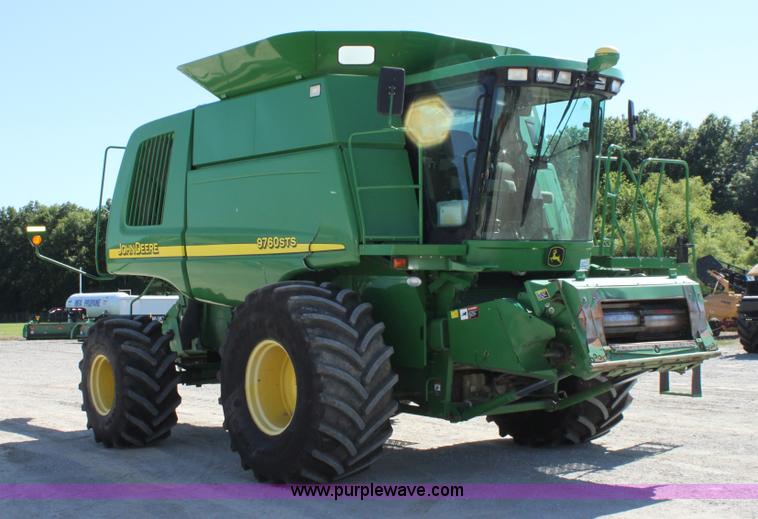 image for item A2066 2005 John Deere 9760 STS RWA combine