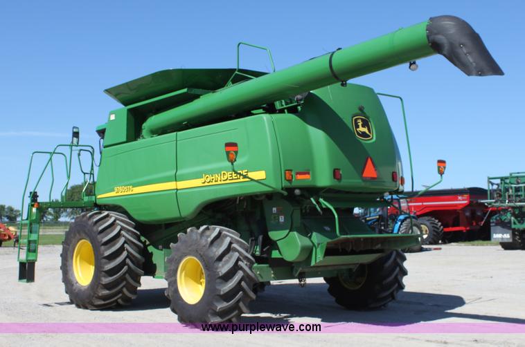 image for item A2066 2005 John Deere 9760 STS RWA combine