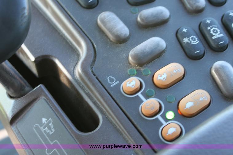 image for item A2066 2005 John Deere 9760 STS RWA combine