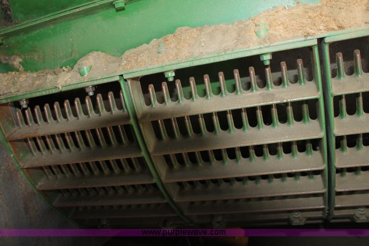 image for item A2066 2005 John Deere 9760 STS RWA combine