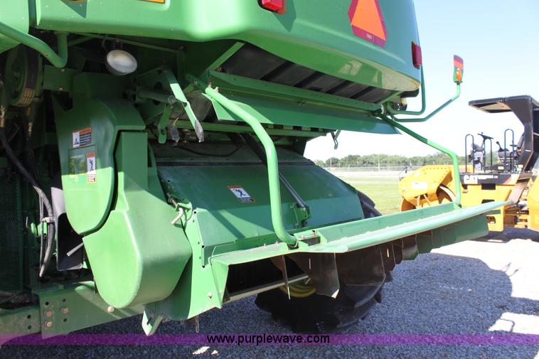 image for item A2066 2005 John Deere 9760 STS RWA combine