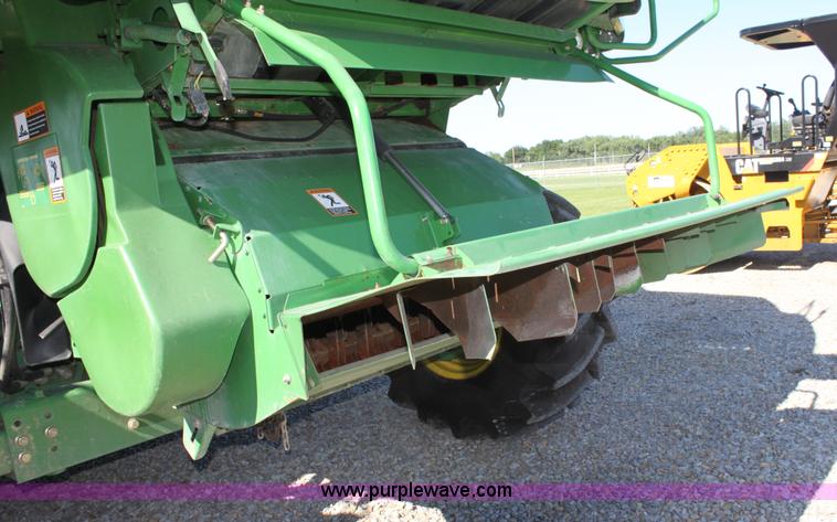 image for item A2066 2005 John Deere 9760 STS RWA combine