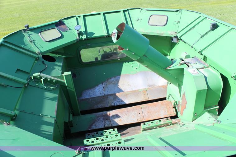 image for item A2066 2005 John Deere 9760 STS RWA combine