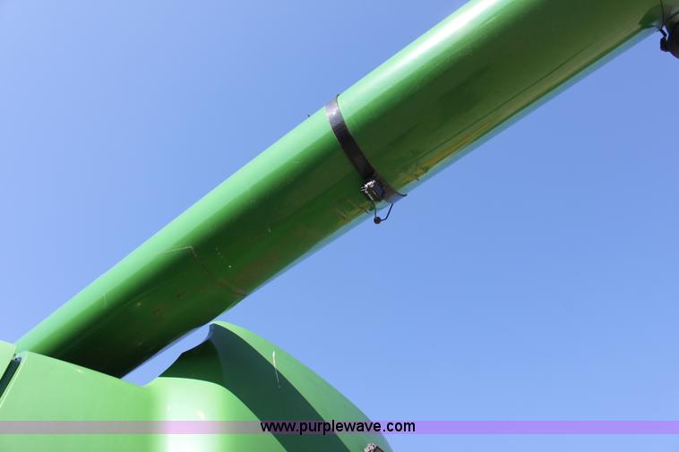 image for item A2066 2005 John Deere 9760 STS RWA combine