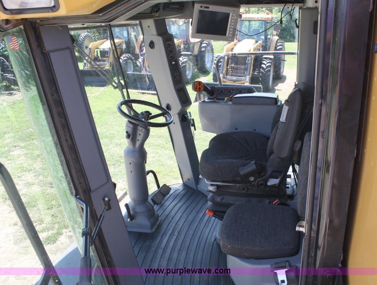 image for item A2088 2007 AGCO Challenger 670 RWA combine