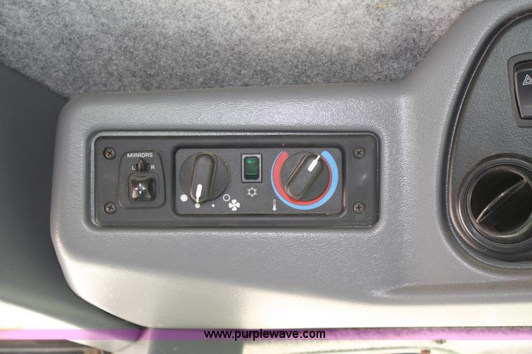 image for item A2091 2005 AGCO Challenger 660 RWA combine