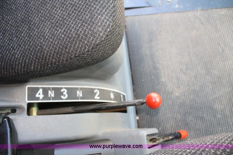 image for item A2091 2005 AGCO Challenger 660 RWA combine