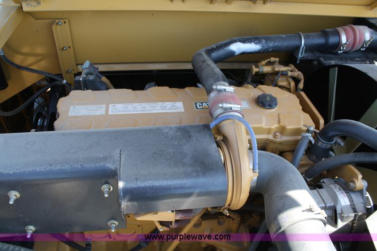 image for item A2091 2005 AGCO Challenger 660 RWA combine