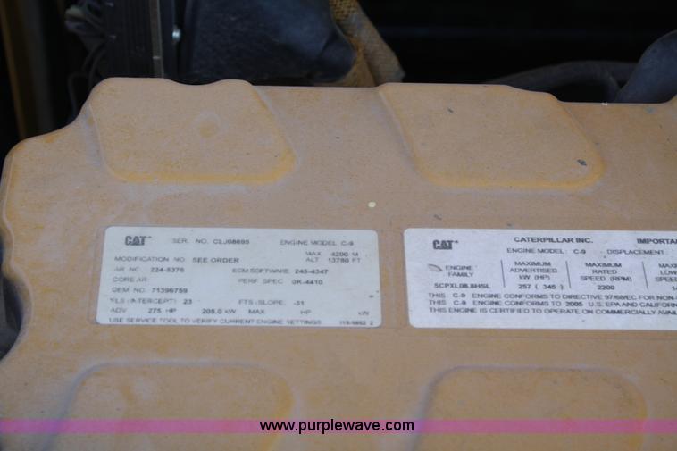 image for item A2091 2005 AGCO Challenger 660 RWA combine