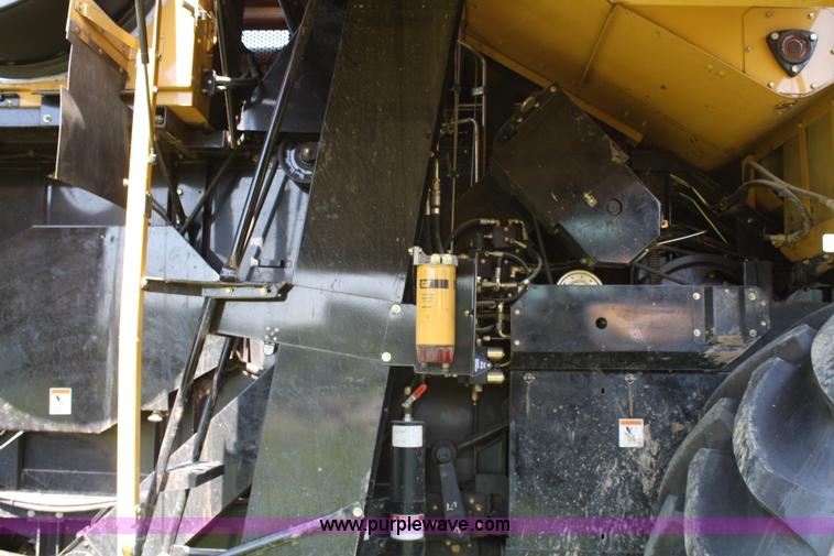 image for item A2091 2005 AGCO Challenger 660 RWA combine