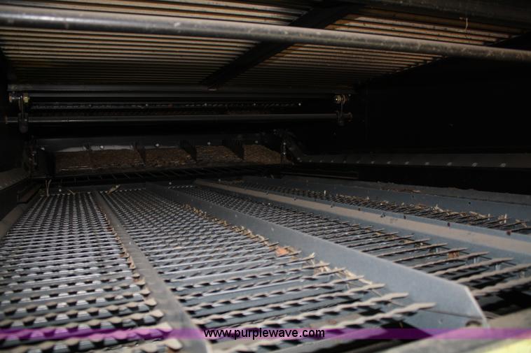 image for item A2091 2005 AGCO Challenger 660 RWA combine