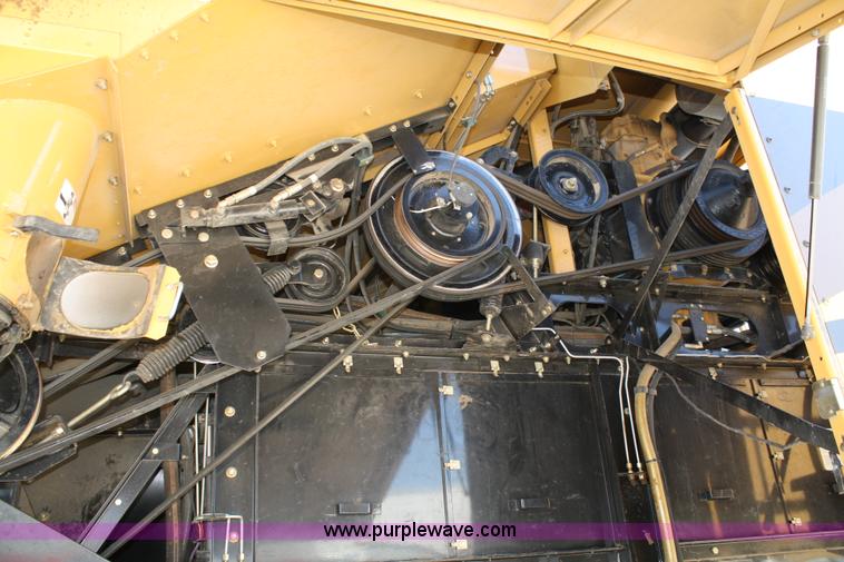 image for item A2091 2005 AGCO Challenger 660 RWA combine