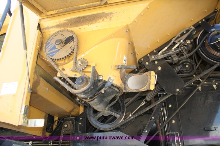 image for item A2091 2005 AGCO Challenger 660 RWA combine