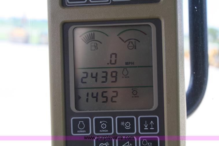 image for item A2102 2005 John Deere 9860 STS combine