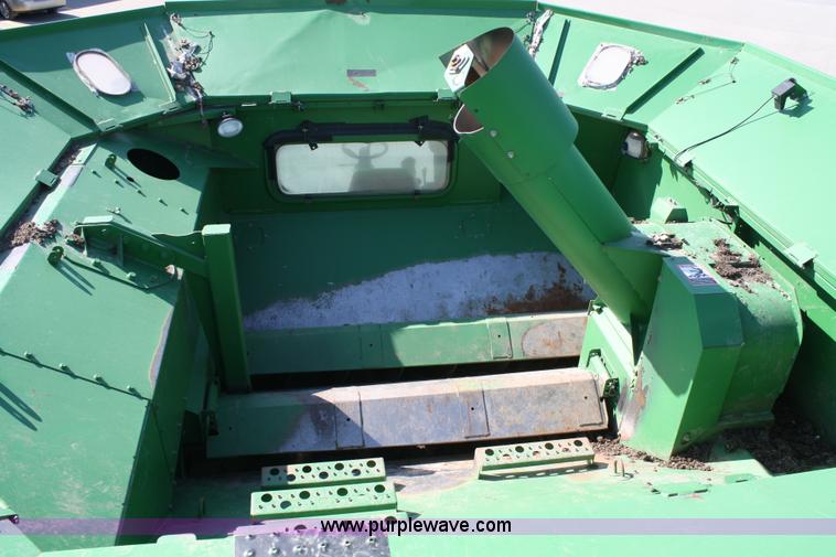 image for item A2102 2005 John Deere 9860 STS combine