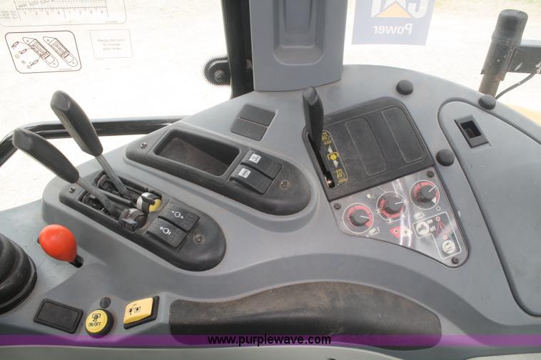 image for item A2138 2006 Caterpillar Challenger MT535B MFWD tractor