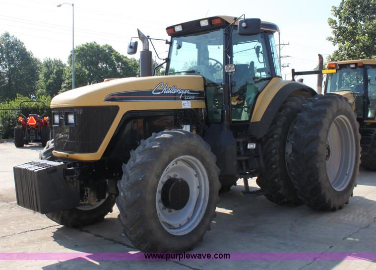 image for item A3686 AGCO Challenger MT665 MFWD tractor