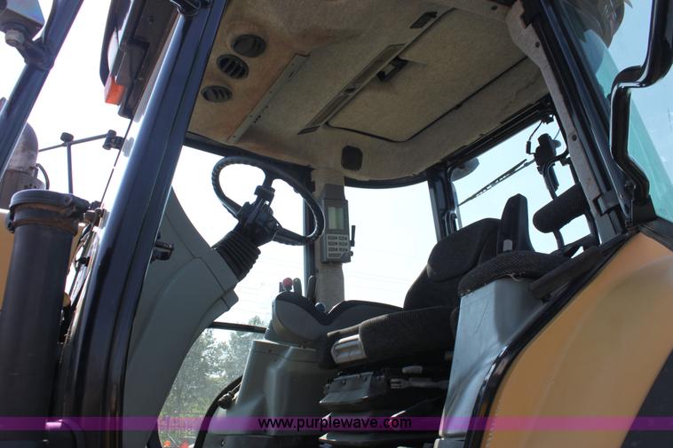 image for item A3686 AGCO Challenger MT665 MFWD tractor