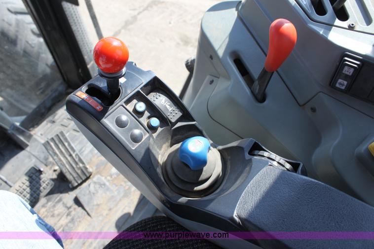 image for item A3686 AGCO Challenger MT665 MFWD tractor