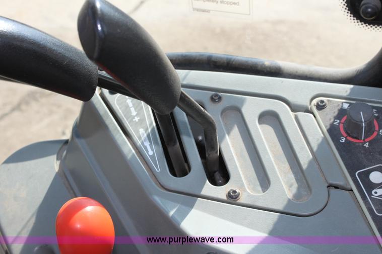 image for item A3686 AGCO Challenger MT665 MFWD tractor