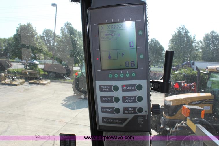 image for item A3686 AGCO Challenger MT665 MFWD tractor