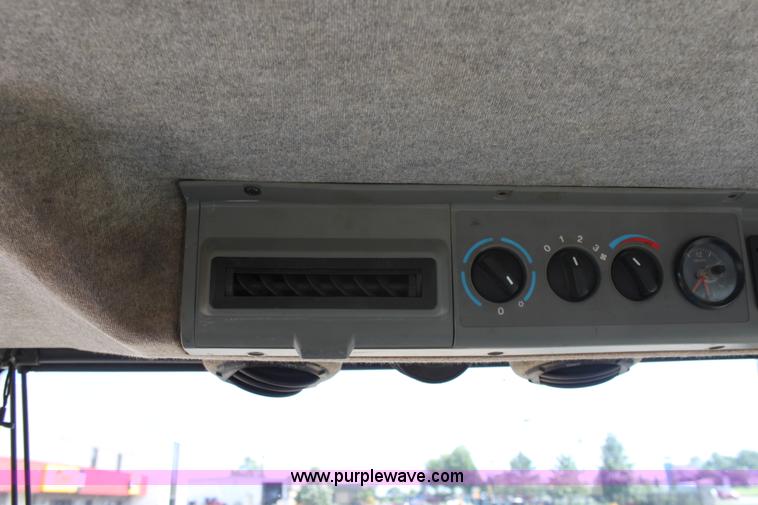 image for item A3686 AGCO Challenger MT665 MFWD tractor