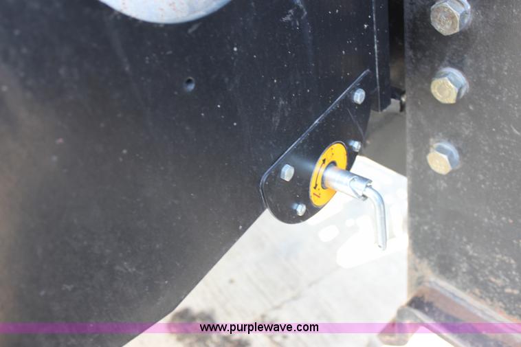 image for item A3686 AGCO Challenger MT665 MFWD tractor