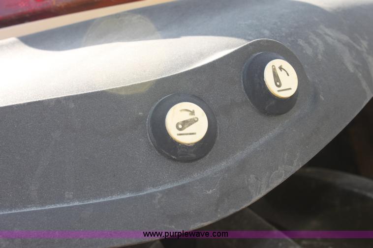 image for item A3686 AGCO Challenger MT665 MFWD tractor