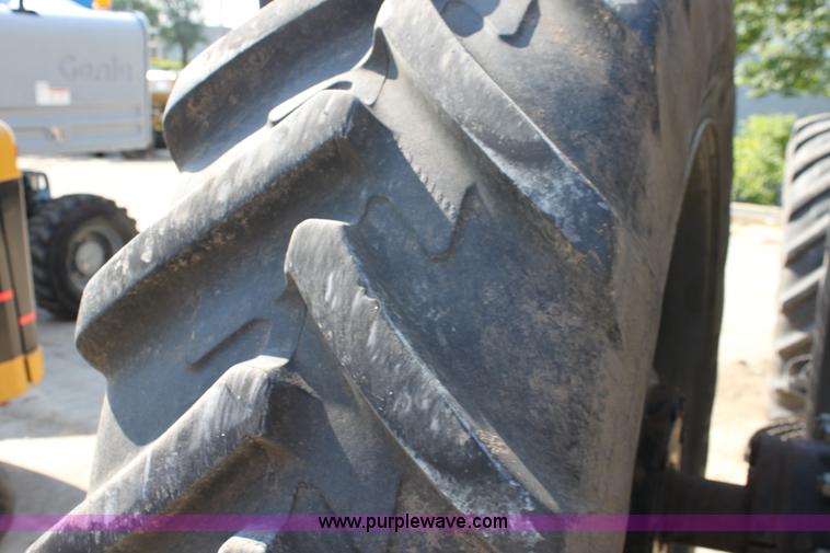 image for item A3686 AGCO Challenger MT665 MFWD tractor