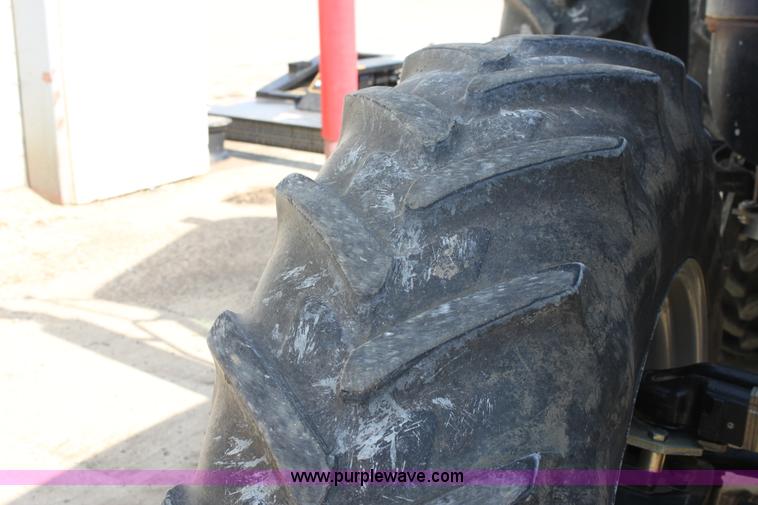 image for item A3686 AGCO Challenger MT665 MFWD tractor