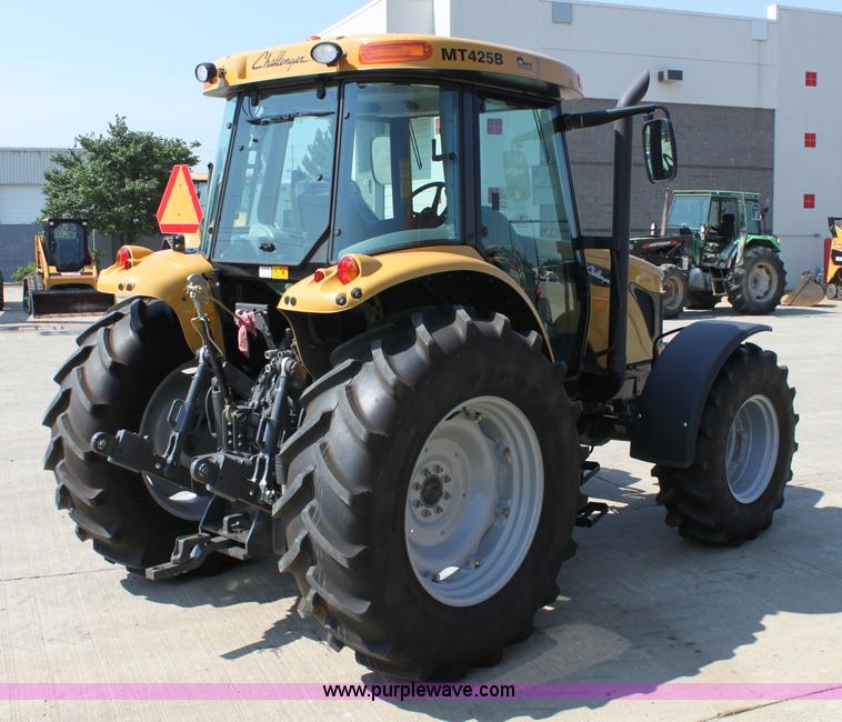 image for item A3687 AGCO Challenger MT425B MFWD tractor