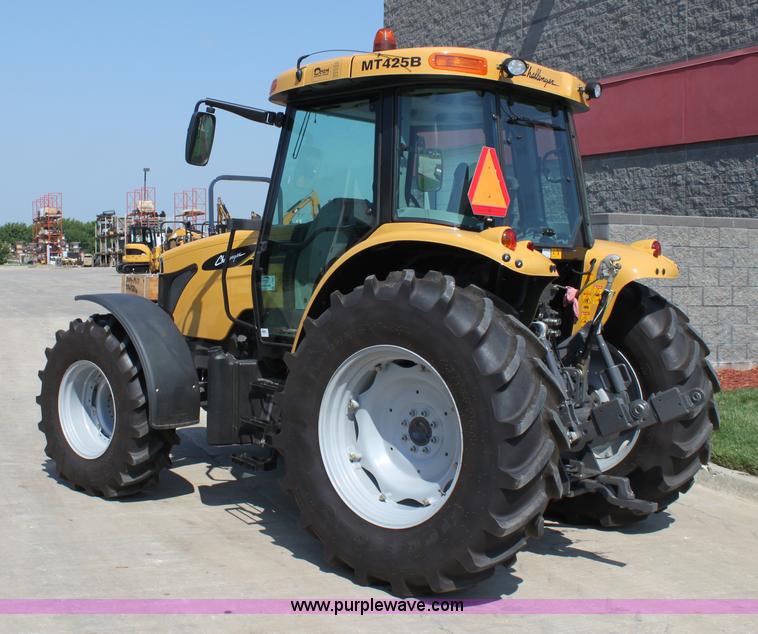 image for item A3687 AGCO Challenger MT425B MFWD tractor
